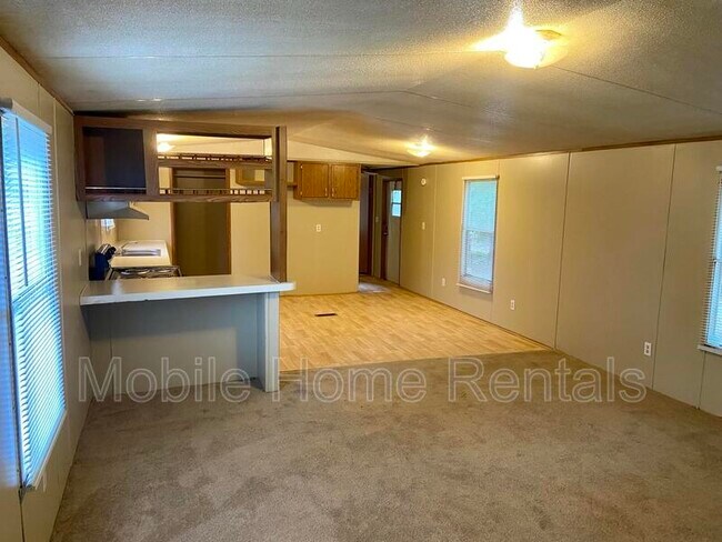 Building Photo - 2119 Beaverdam Rd