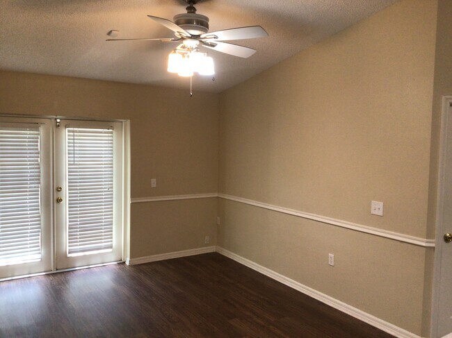 Building Photo - 3293 Carlotta Rd