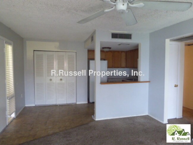 Building Photo - 572 Orange Dr
