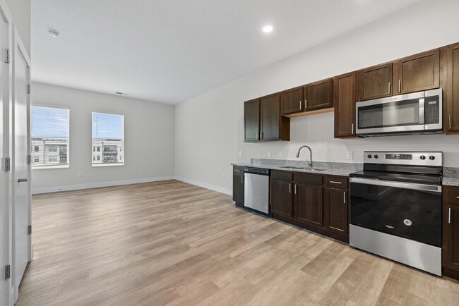 Flat 102 - The Ave