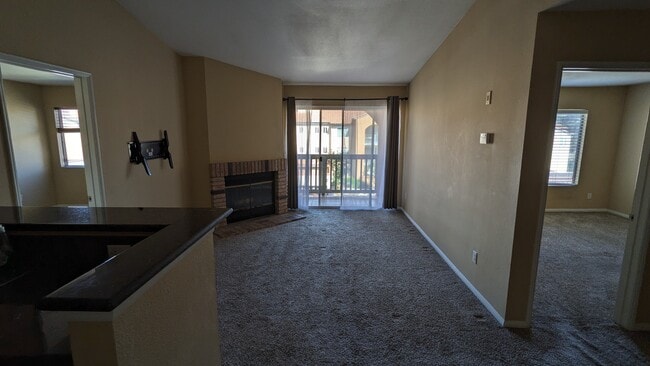 Building Photo - 7150 Shoreline Dr