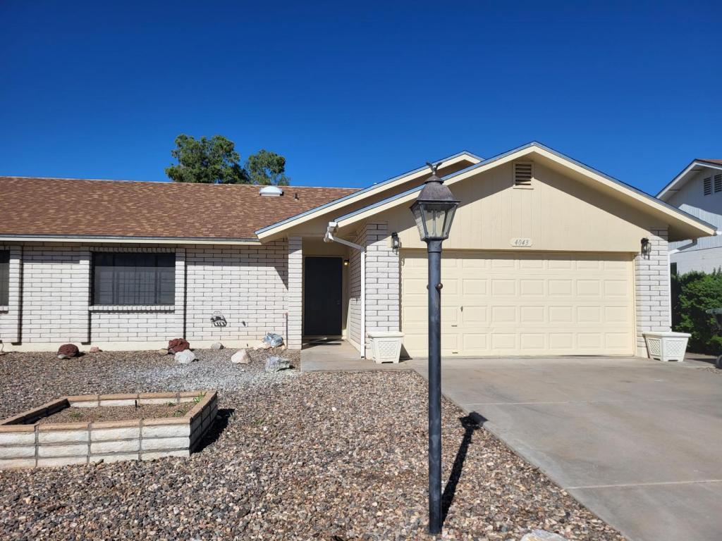 Primary Photo - 4043 Canyon Hills Rd