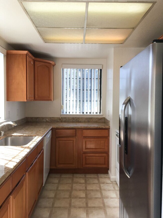 Building Photo - Beautiful 2 Bedroom 2 bath Home in Desirab...