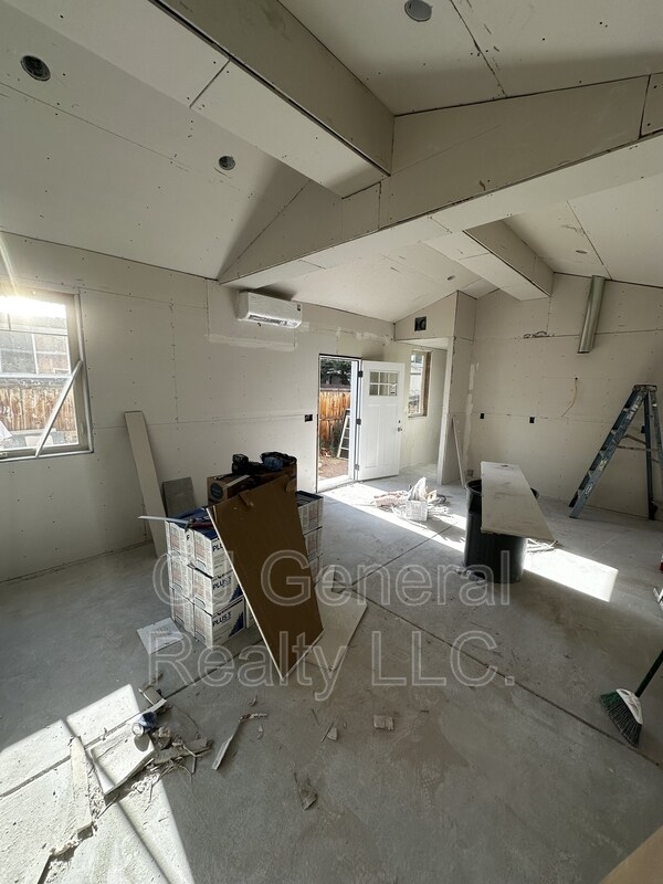 Foto del edificio - 90 Beacon Ct