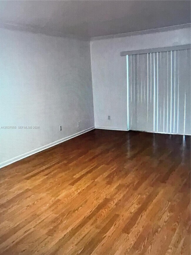 Foto del edificio - 17000 NW 67th Ave