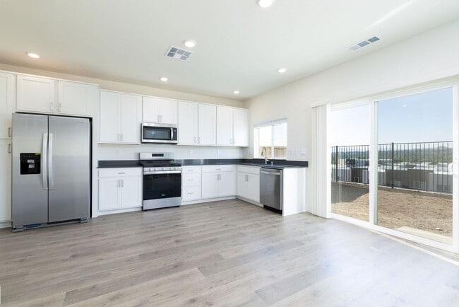 Building Photo - Brand New DR Horton Home!