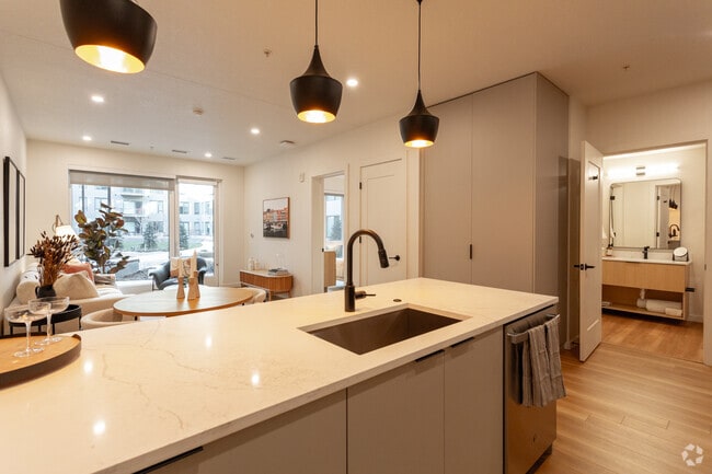 1BR, 1BA - A2 - Kitchen Island - The Broadleaf