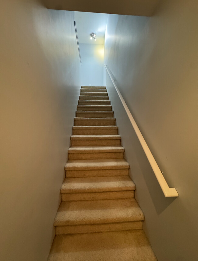 Foto del edificio - 5427 Twin Oaks Dr