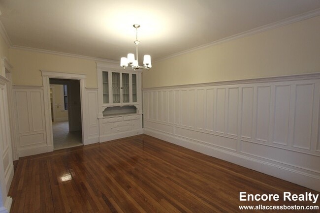 Building Photo - 145 Freeman St