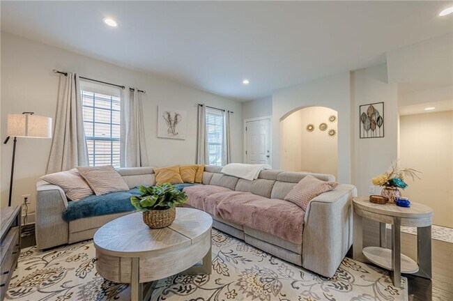 Foto del edificio - 6079 Joybrook Rd