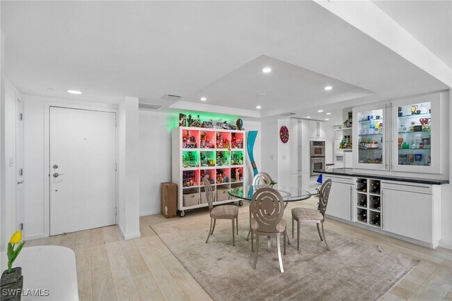 Building Photo - 4001 Gulf Shore Blvd N