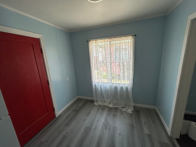 Foto del edificio - 9327 Peach St