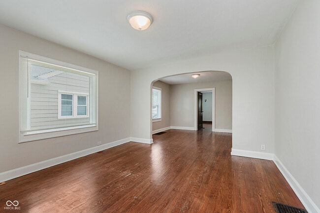 Building Photo - 6222 Kingsley Dr