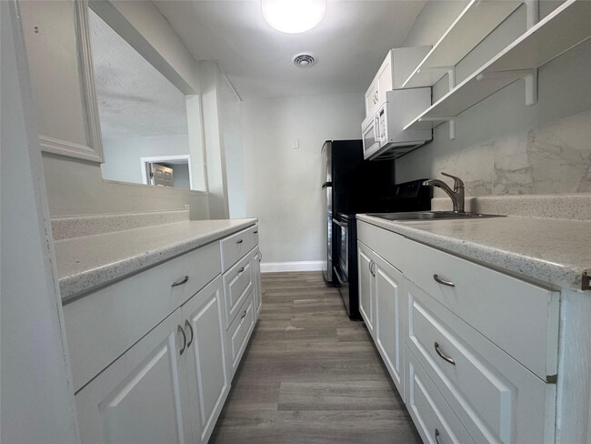 Foto del edificio - 828 NE 17th Ave