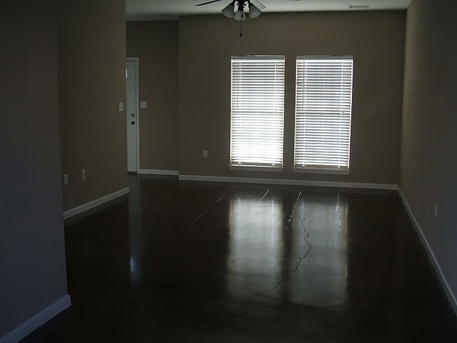 Foto del edificio - 918 W Craighead Forest Rd