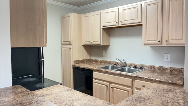 Foto del edificio - 2 bedroom, 2 bath condo