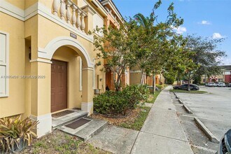 Building Photo - 8989 SW 17th Ct