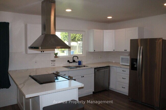 Building Photo - Home for Rent 4 Bed/3 Bath - 1,791 Sq Ft. Rent: $2,750/month Security Deposit: $2,850 Bullard Hig...