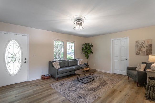 Foto del edificio - 3508 Shelby Cir