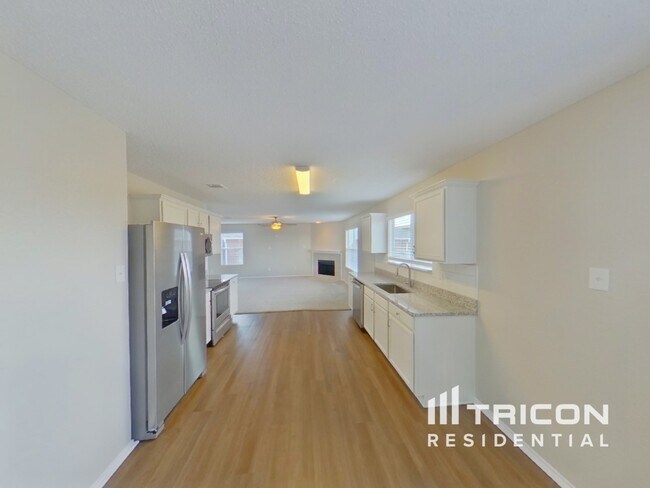 Foto del edificio - 8116 Cutter Hill Ave