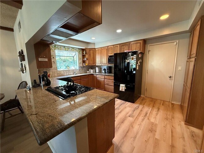 Building Photo - 22216 Del Valle St
