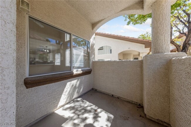 Foto del edificio - 8025 Cherish Ave