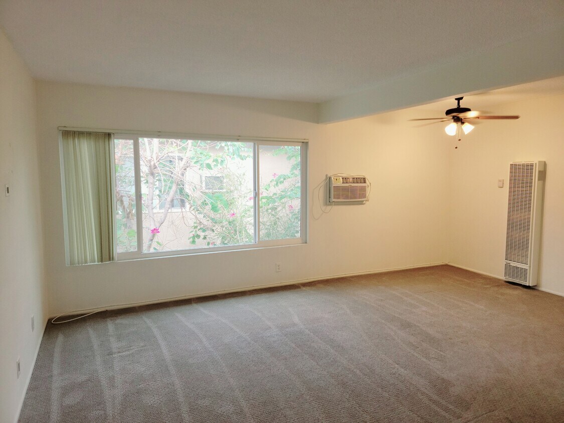 Living Room - 2060 S Spinnaker St