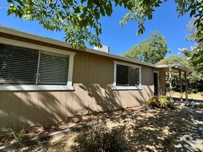 Building Photo - 12115 Dry Creek Rd