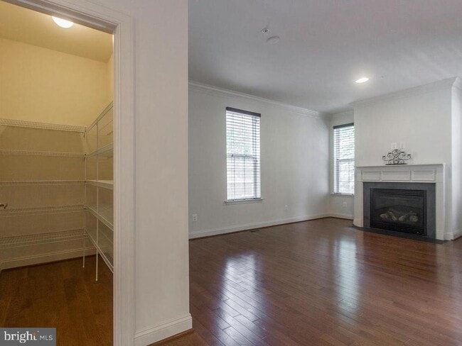 Building Photo - 8220 White Star Crossing