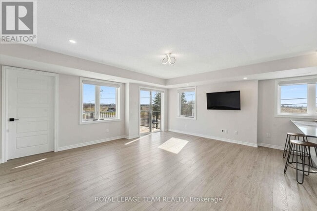 Building Photo - 312 Lapland Private