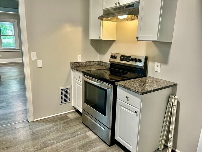 Building Photo - 342 Champlain St