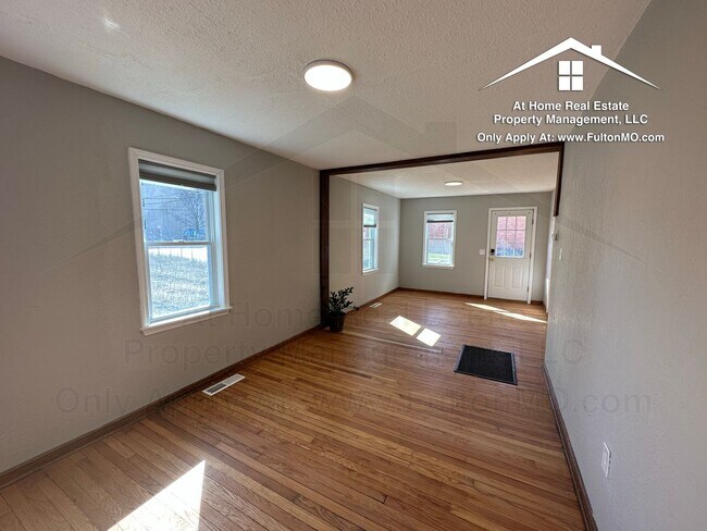 Foto del edificio - 1209 E Ash St