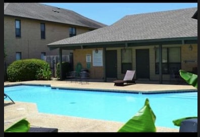 Community pool - 5131 Butter Creek Ln