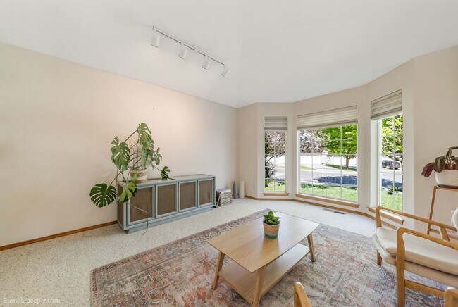 Foto del edificio - For Rent: Beautiful 3 Bed, 3 Bath Home in Desirable Eagle Ridge
