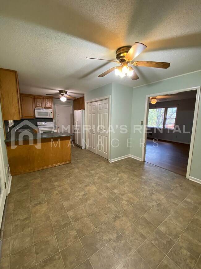 Foto del edificio - Home For Rent in Pinson, AL! Deposit pending