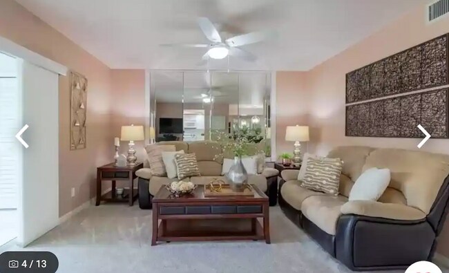 Foto del edificio - 7320 Glenmoor Ln