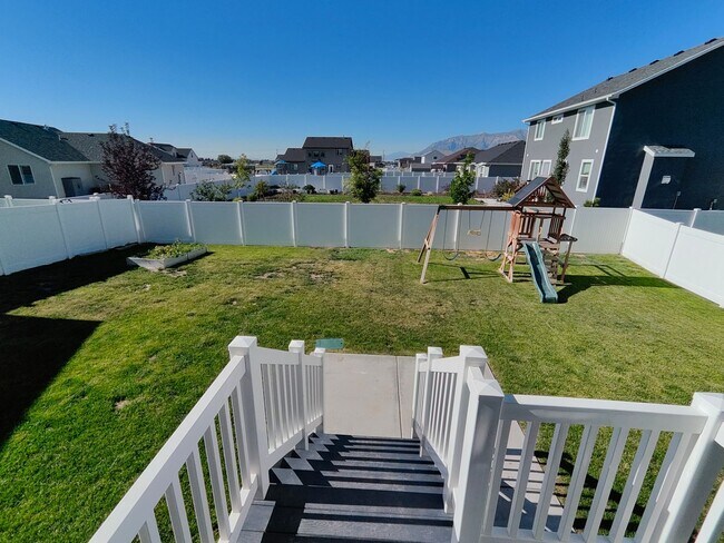 Foto del edificio - Spacious 4 bed/2.5 bath Home!