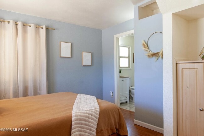 Entrance to Master Bath - 2819 E 20th St