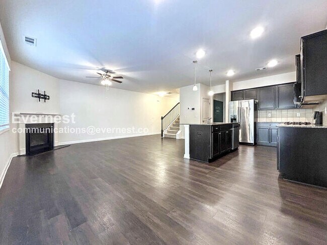 Foto del edificio - 176 Woodhouse Cir