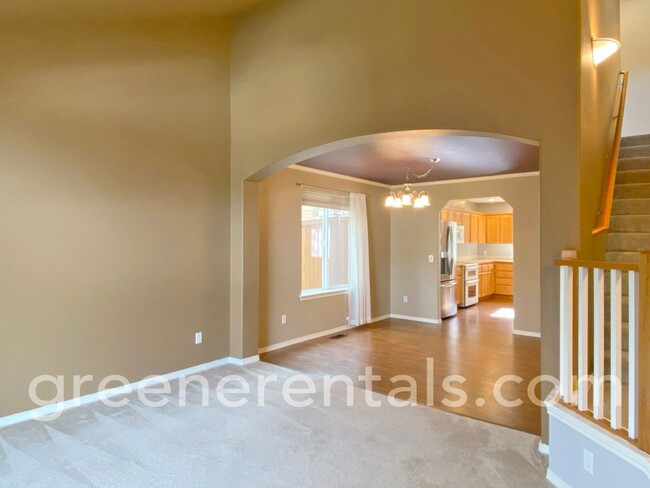 Building Photo - Beautiful 4+ Bedroom West Olympia Home