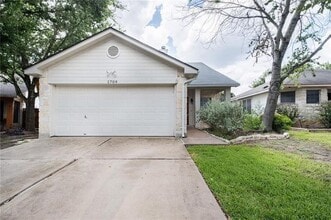 Building Photo - 1709 Royal Ascot Dr