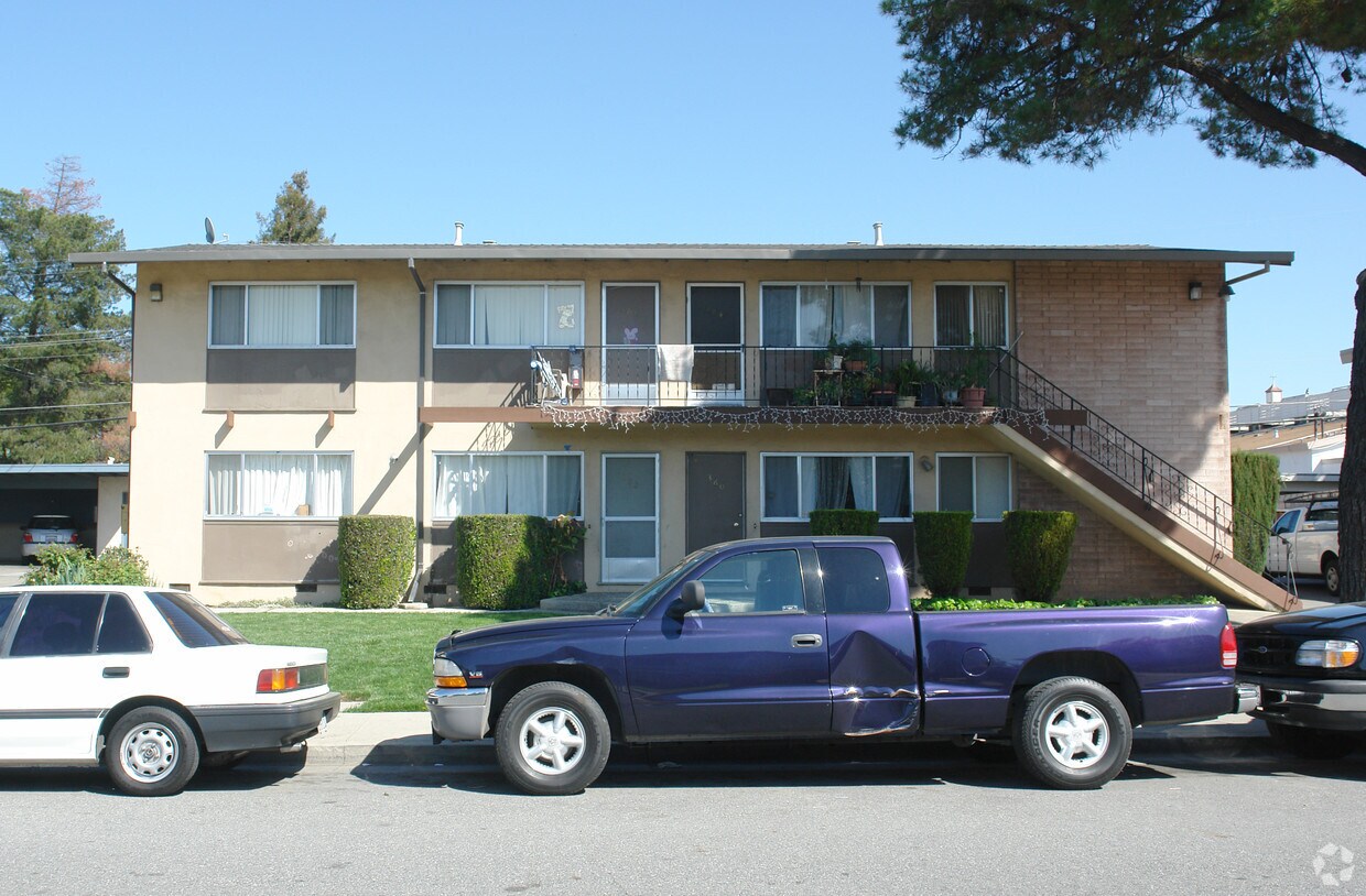 Foto del edificio - 380 Dunster Dr