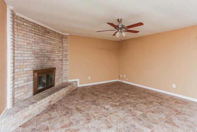Foto del edificio - 1804 Primrose Ln