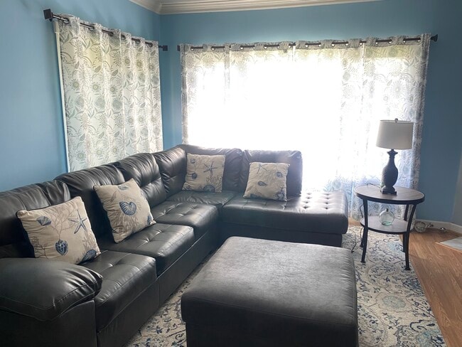 Building Photo - 106 Mainsail Dr