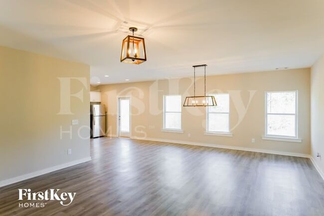 Foto del edificio - 72 Lakewood Ln