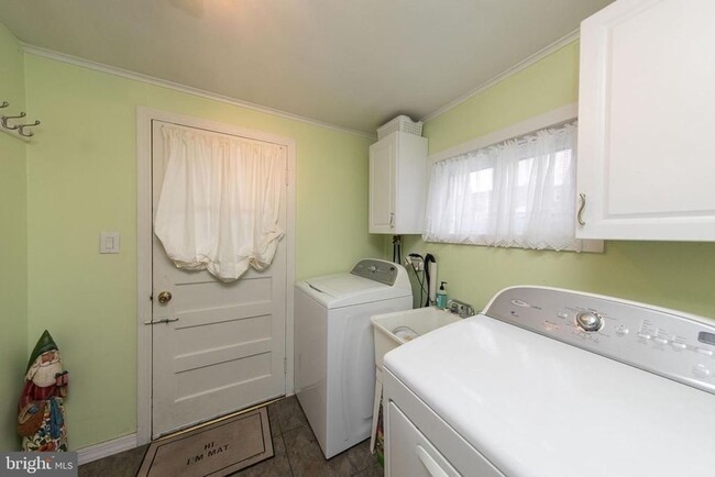 Foto del edificio - Charming Twin Home in Conshohocken - Cozy,...