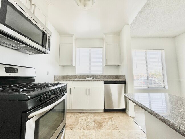 Foto del edificio - 7245 Bakman Ave Sun Valley, CA 91352