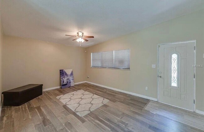 Building Photo - 5321 Grandview Dr