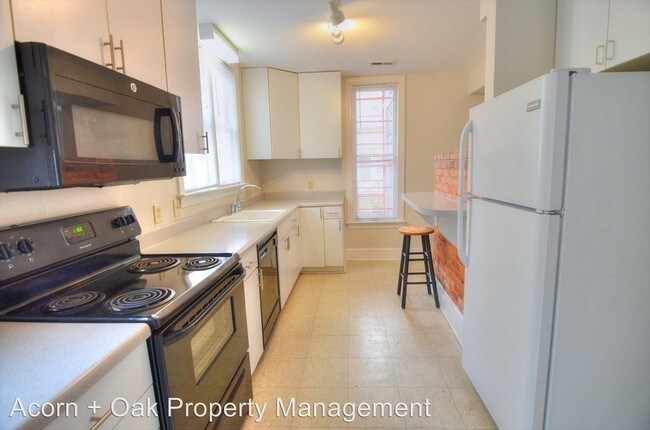 Building Photo - 3 br, 2.5 bath House - 402 Oak Avenue