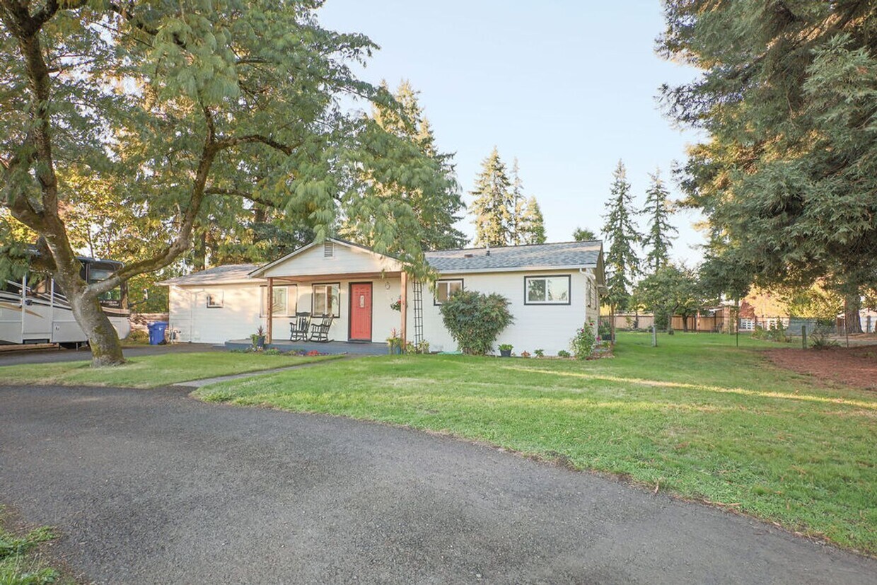 Foto principal - Full Furnished, Cozy Country Cottage Available for short term rental